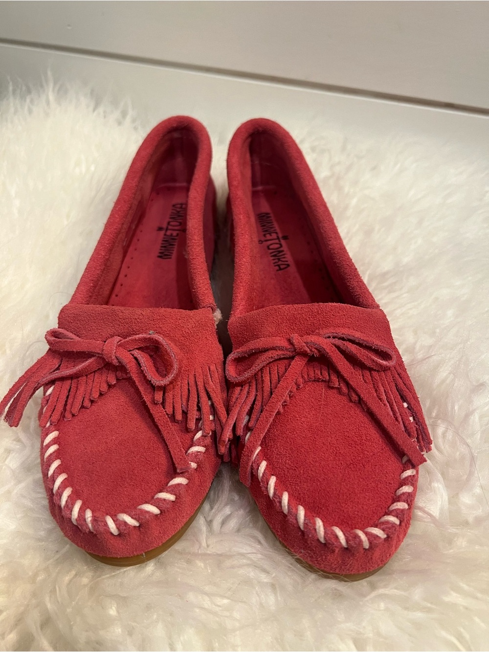 Minnetonka Hot Pink Suede Fringe Moccasins size 8 NWOT
